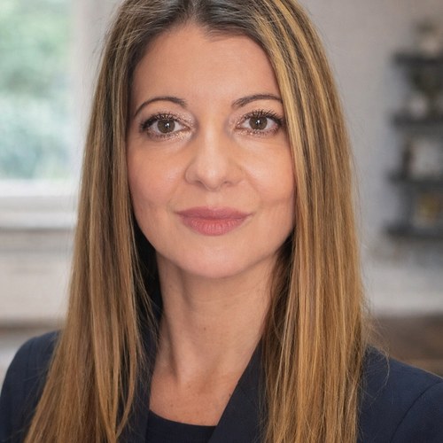 Lara, founder of LaraAIGlow